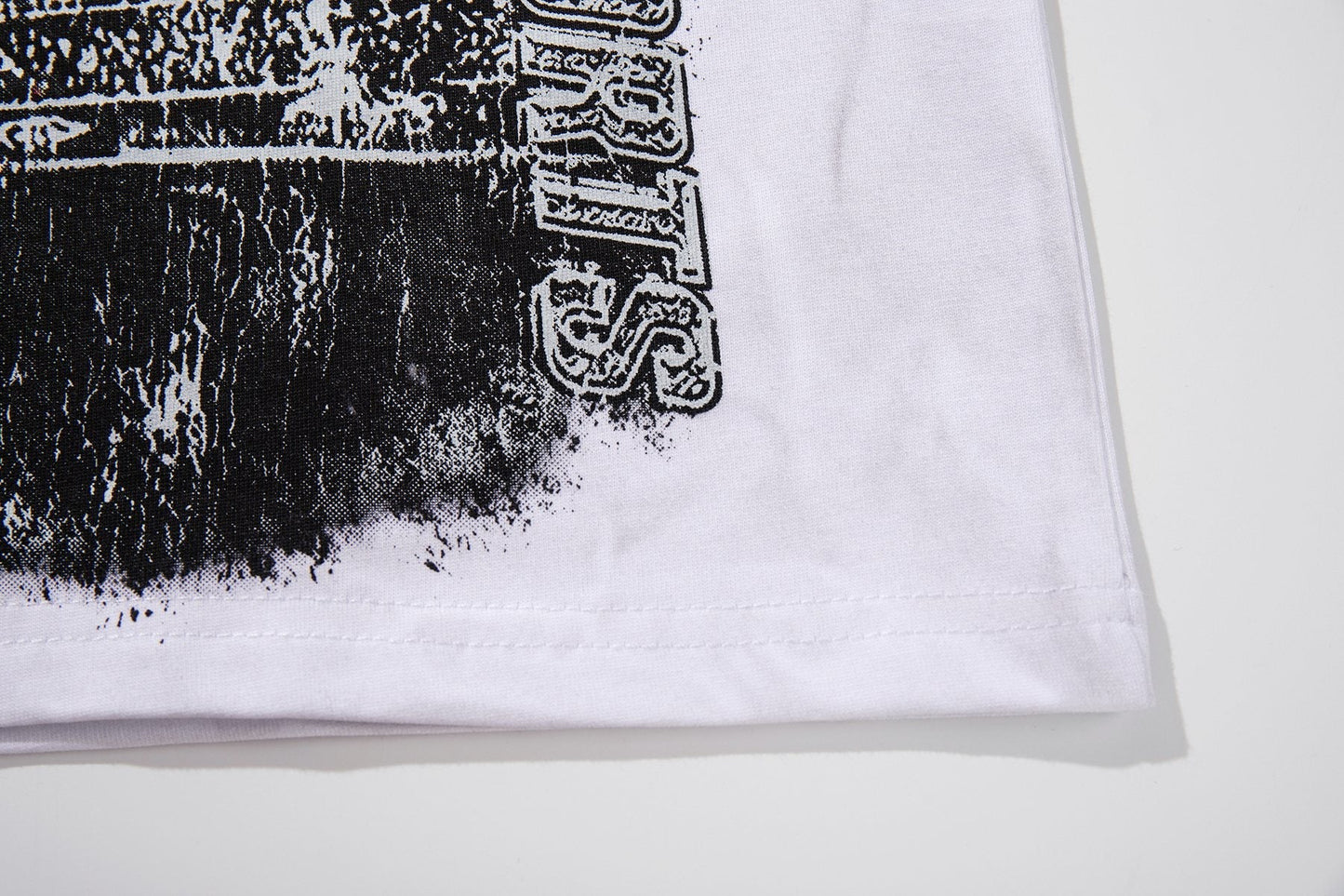 MAJESTIK Eagle Football Graphic Short-Sleeve T-Shirt - White ¡ª detail